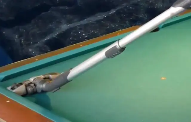 How to Clean the Pool Table Felt 