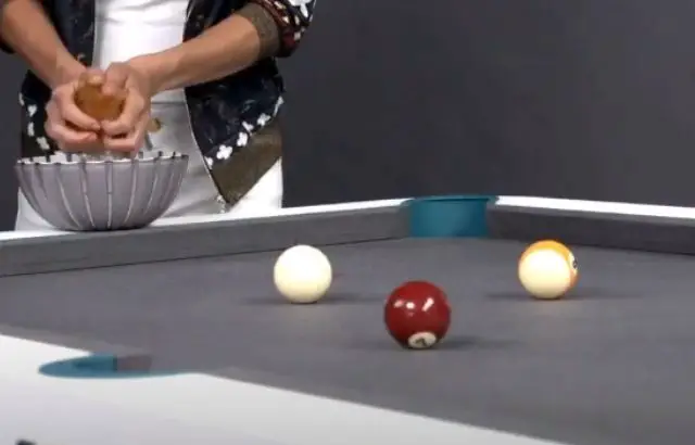 How to clean pool table balls